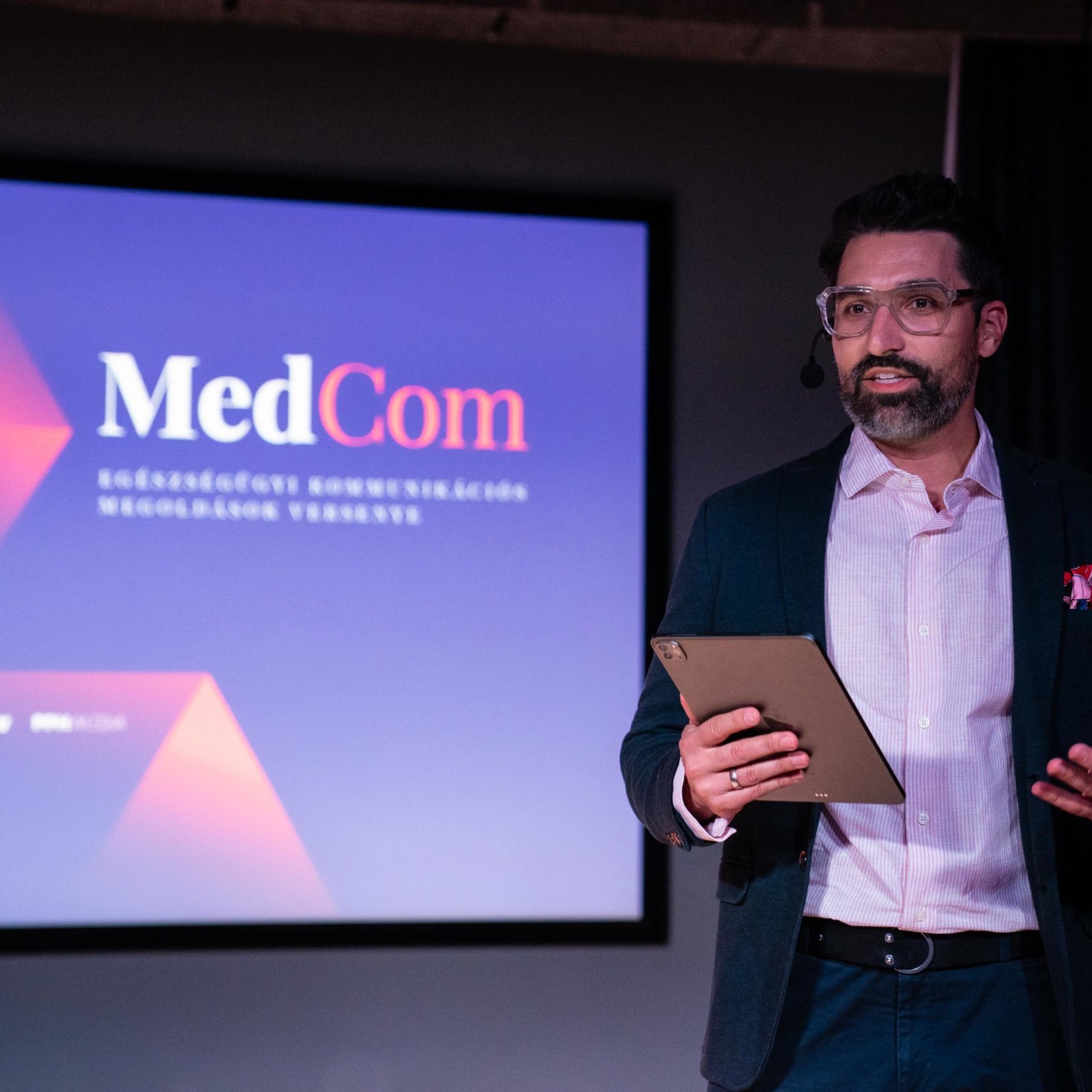 LAV02177 1 scaled uai Effectivo Communications